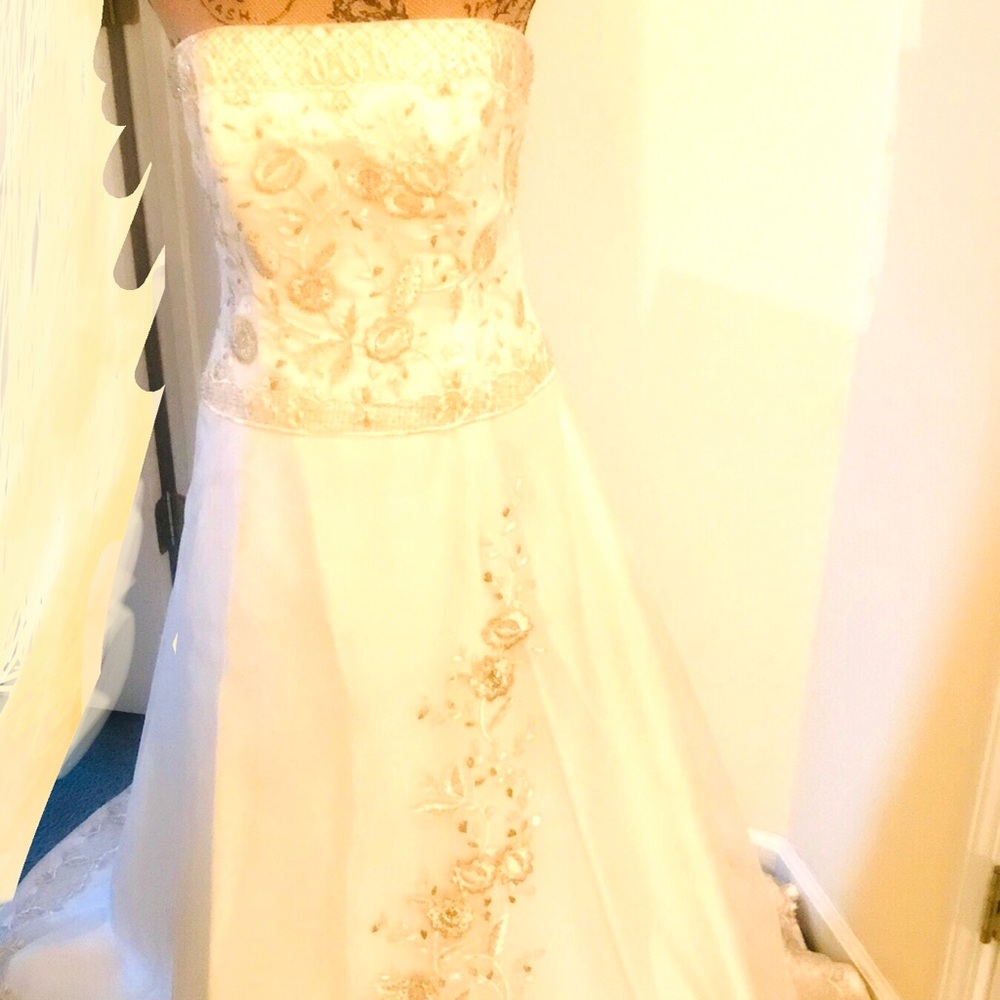 Mon Cheri Wedding Dress